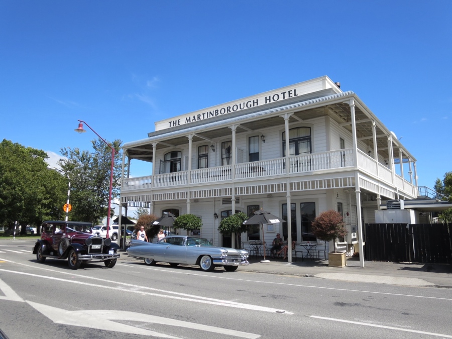 it was only fitting to see two classic cars in front of this charming hotel